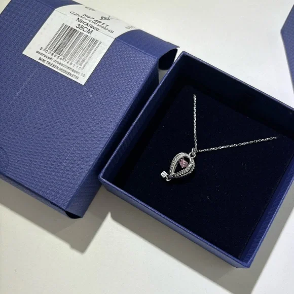 Swarovski into the sky Necklace - Picture 9 of 9